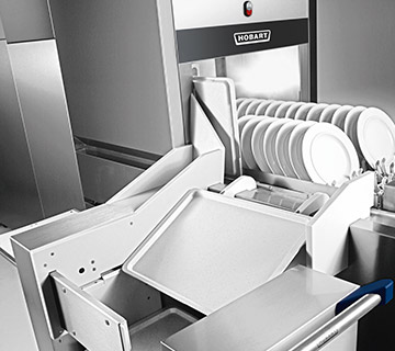HOBART FLOW Line dishwashing system with automatic tray transport system
